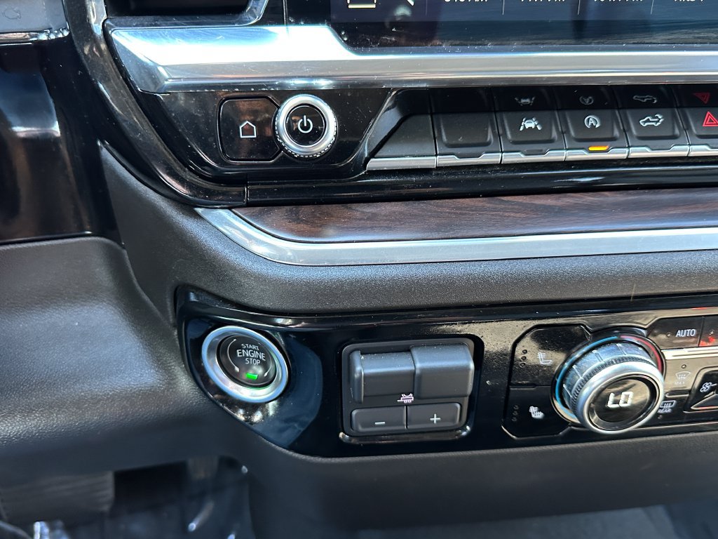 Used 2025 GMC Sierra 1500 SLT AWD/4WD image 29