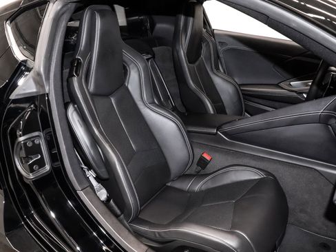 Used 2023 Chevrolet Corvette Stingray Coupe w/ Z51 Performance Package image 21