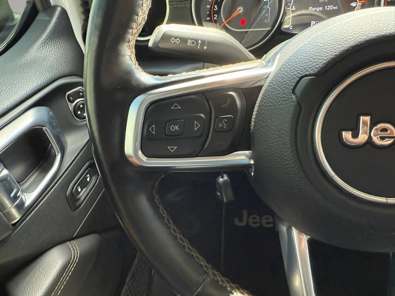 Used 2021 Jeep Gladiator Overland AWD/4WD image 27
