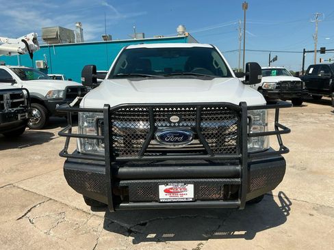 Used 2019 Ford F250 XL w/ STX Appearance Package AWD/4WD image 3