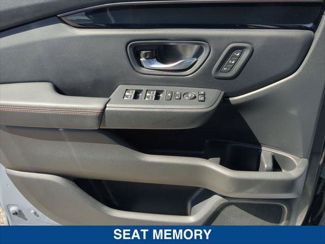 Used 2025 Honda Pilot TrailSport image 10