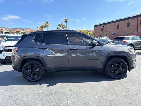Used 2021 Jeep Compass Latitude FWD image 5