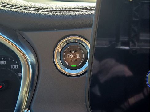 Used 2024 Chevrolet Blazer LT image 32