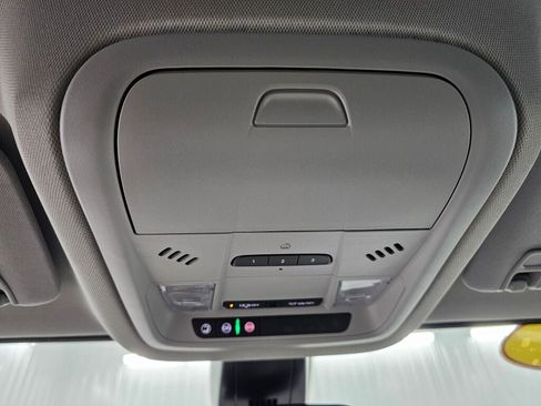 Used 2023 GMC Acadia SLT FWD image 22