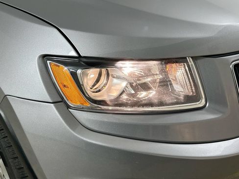 Used 2016 Jeep Grand Cherokee Limited AWD/4WD image 9
