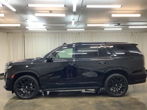 Used 2023 Cadillac Escalade Sport w/ LPO, ONYX Package AWD/4WD image 9