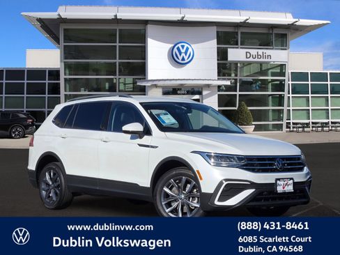 Certified 2023 Volkswagen Tiguan SE image 1