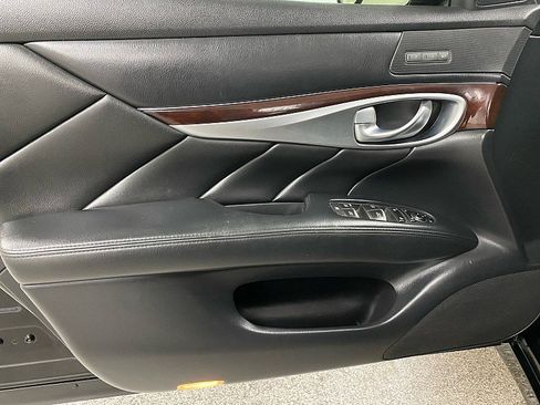 Used 2013 INFINITI M37 w/ Premium Pkg image 9
