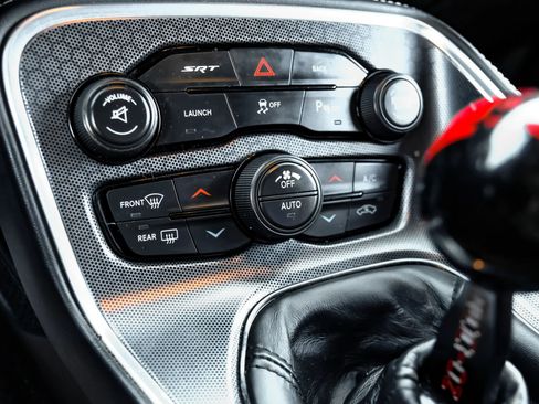 Used 2016 Dodge Challenger SRT w/ Technology Group image 26