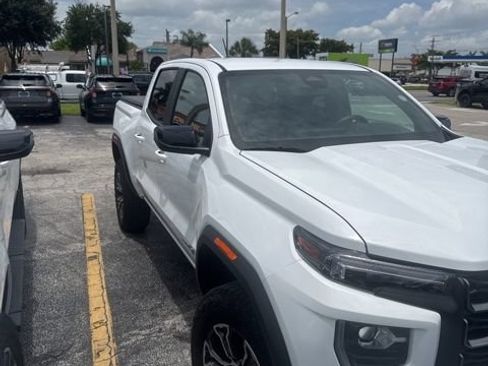 Used 2025 GMC Canyon AT4 AWD/4WD image 2