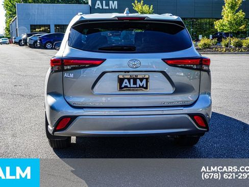 Used 2021 Toyota Highlander Platinum AWD/4WD image 10