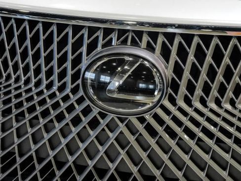 Used 2018 Lexus LS 500 w/ Accessory Package (Z1) RWD image 66