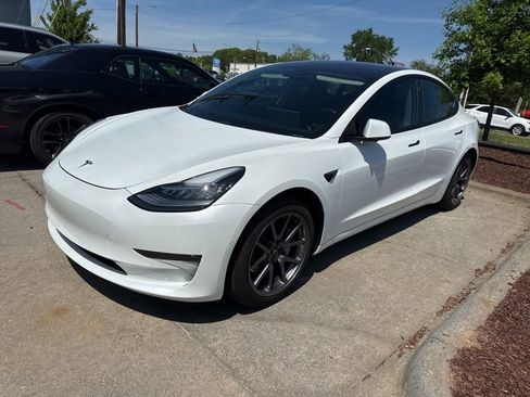 Used 2018 Tesla Model 3 image 4