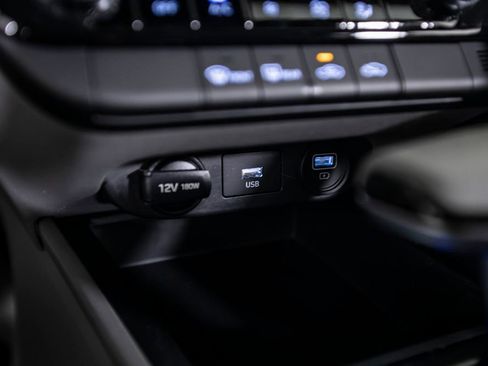 Used 2022 Hyundai Elantra SEL image 32