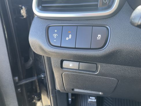 Used 2020 Kia Sorento S FWD image 25