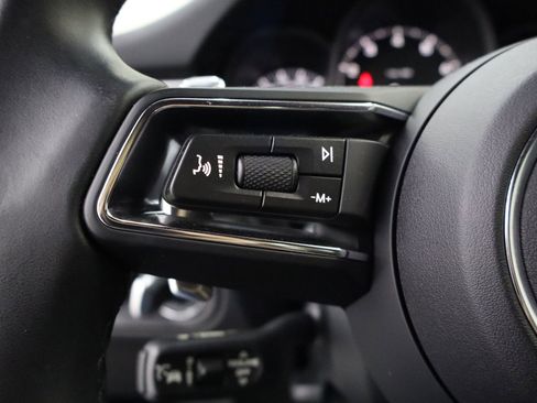 Used 2024 Porsche Macan image 19