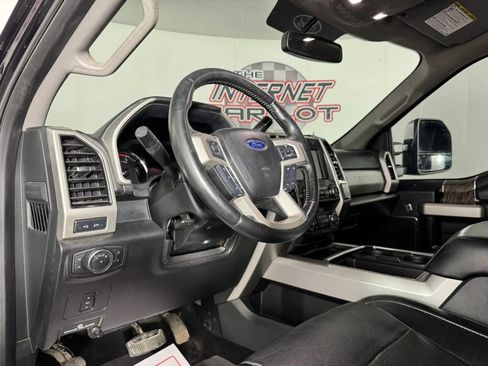 Used 2019 Ford F350 Lariat w/ Chrome Package AWD/4WD image 7