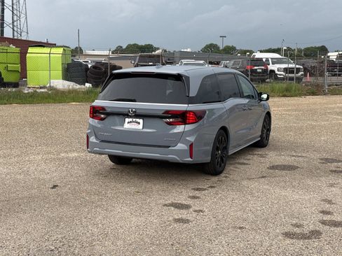 Used 2025 Honda Odyssey Sport-L image 3