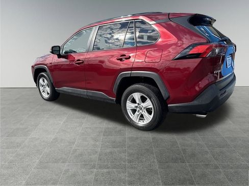 Used 2021 Toyota RAV4 XLE image 3