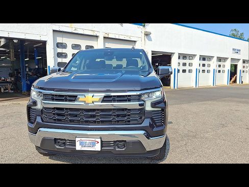 Certified 2023 Chevrolet Silverado 1500 LT AWD/4WD image 4