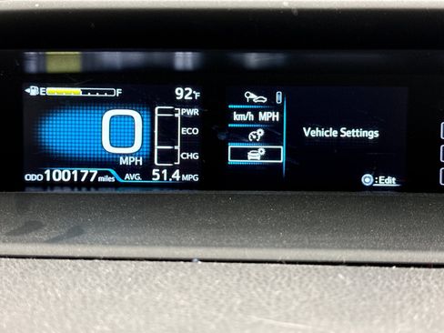 Used 2021 Toyota Prius LE FWD image 9