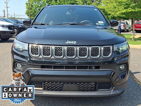 Used 2023 Jeep Compass Latitude AWD/4WD image 2