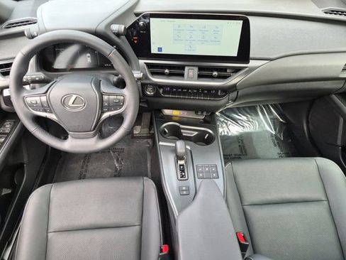 Used 2025 Lexus UX 300h AWD w/ Accessory Package (Z2) image 27