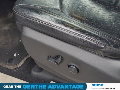 Used 2018 Chrysler Pacifica Touring-L Plus image 9