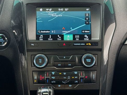 Used 2017 Ford Explorer XLT w/ Equipment Group 202A image 13