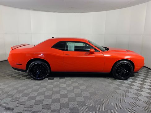 Used 2019 Dodge Challenger SXT AWD/4WD image 4