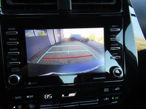 Used 2022 Toyota Prius LE image 18