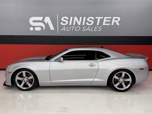 Used 2010 Chevrolet Camaro SS RWD image 16