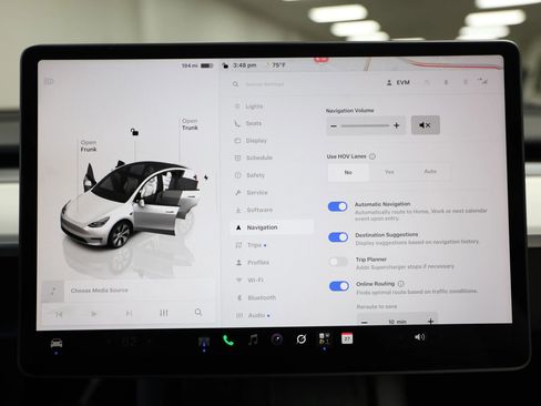 Used 2024 Tesla Model Y Long Range AWD/4WD image 62