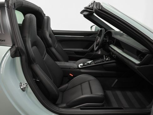 Used 2025 Porsche 911 Targa 4 GTS image 37