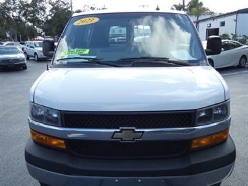 Used 2021 Chevrolet Express 2500 w/ Driver Convenience Package RWD image 5