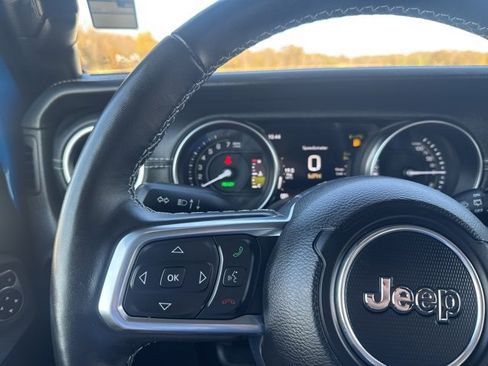 Used 2023 Jeep Wrangler Unlimited Sahara w/ Cold Weather Group image 15