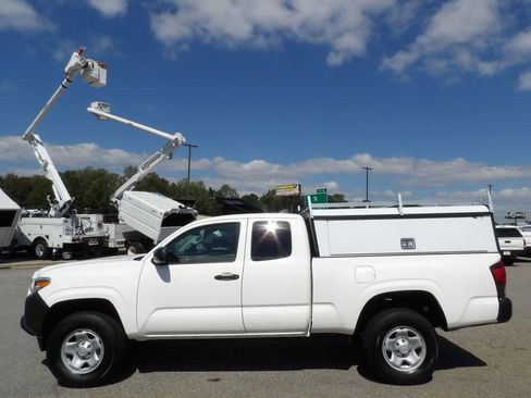 Used 2020 Toyota Tacoma SR image 62