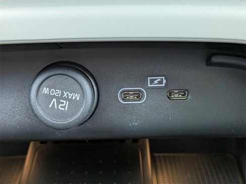 New 2026 Volvo XC40 B5 Plus w/ Protection Package Premier image 30