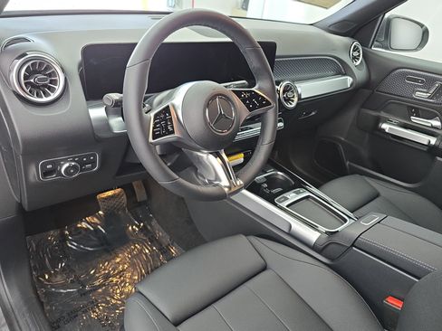 New 2026 Mercedes-Benz GLB 250 image 17