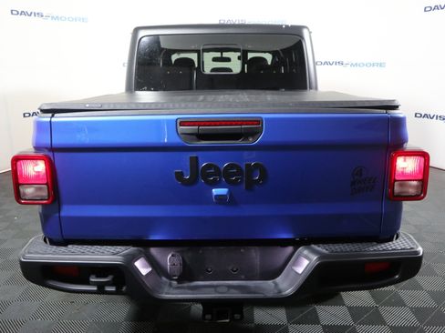 Used 2022 Jeep Gladiator Sport AWD/4WD image 7