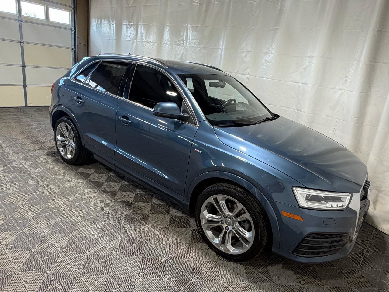 Used 2018 Audi Q3 2.0T Premium Plus w/ Premium Plus Package AWD/4WD image 10