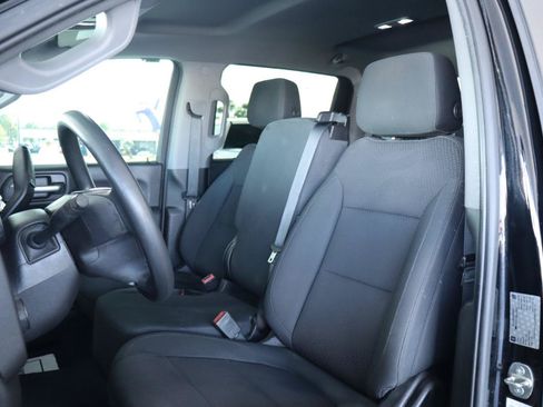 Used 2019 Chevrolet Silverado 1500 Custom w/ Custom Convenience Package AWD/4WD image 16
