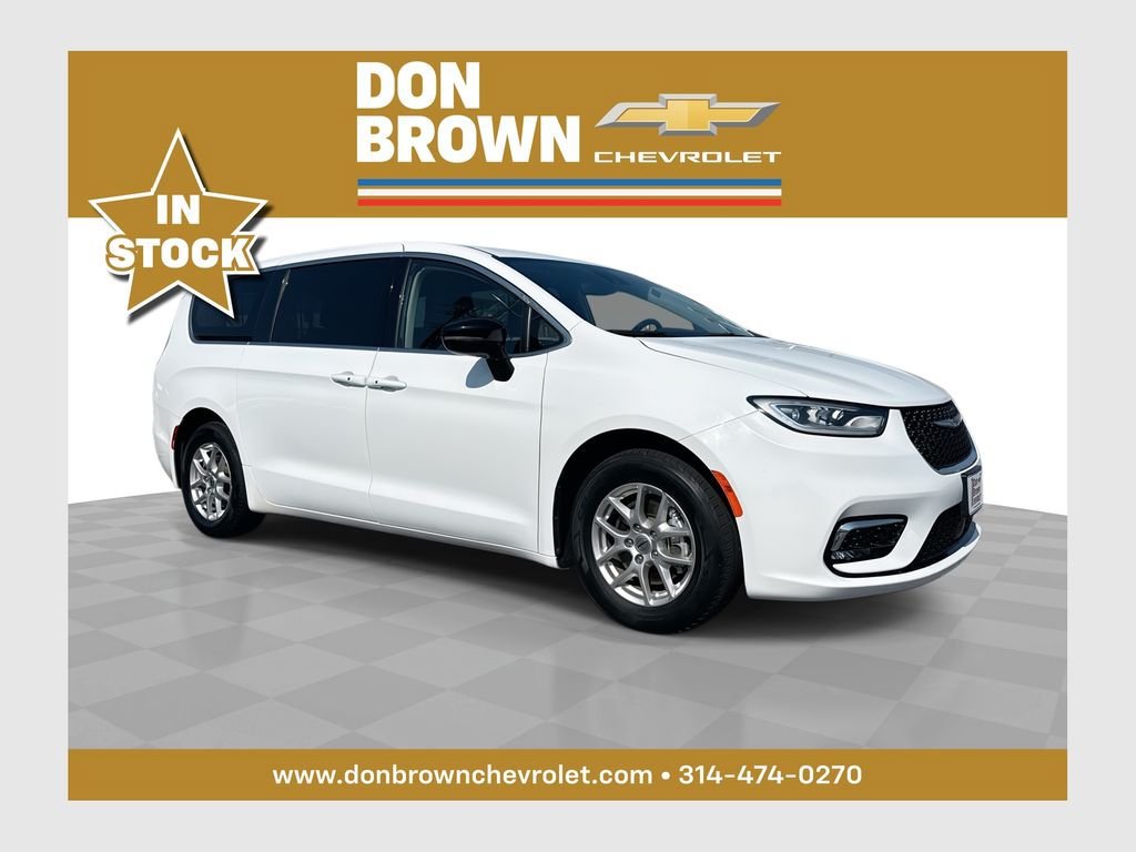Used 2024 Chrysler Pacifica Touring-L FWD image 45