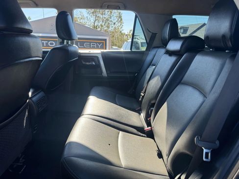 Used 2018 Toyota 4Runner SR5 Premium image 31