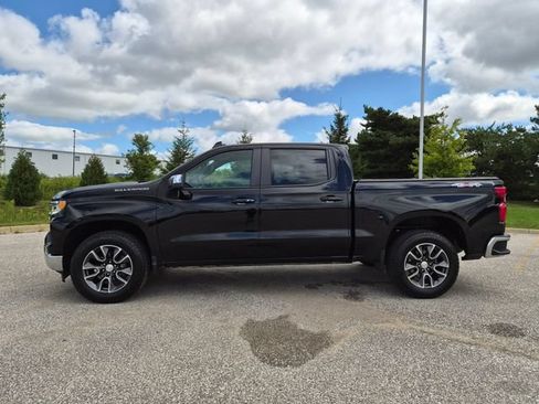 Used 2024 Chevrolet Silverado 1500 LT AWD/4WD image 9