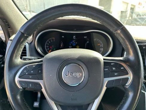 Used 2020 Jeep Grand Cherokee Limited RWD image 9