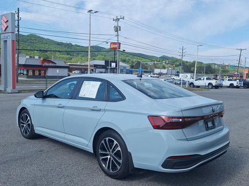 Used 2025 Volkswagen Jetta Sport FWD image 5