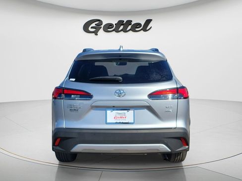 Used 2024 Toyota Corolla Cross XLE w/ Convenience Package image 4