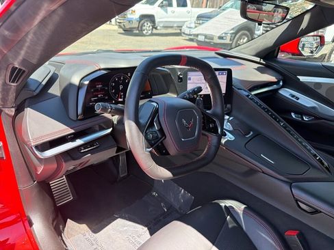 Used 2021 Chevrolet Corvette Stingray Premium Cpe w/ Z51 Performance Package RWD image 14