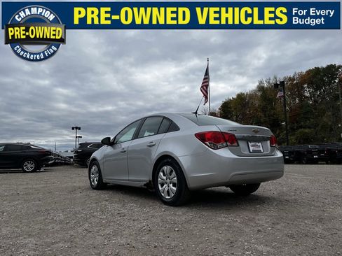 Used 2014 Chevrolet Cruze LS image 11